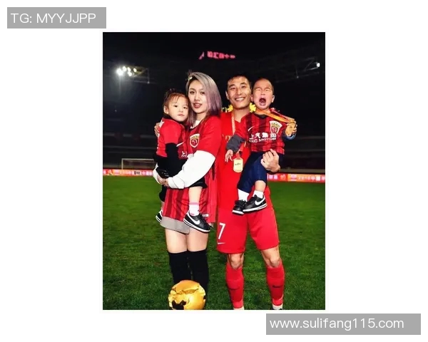 法国足球明星的妻子们生活揭秘与时尚风采展示