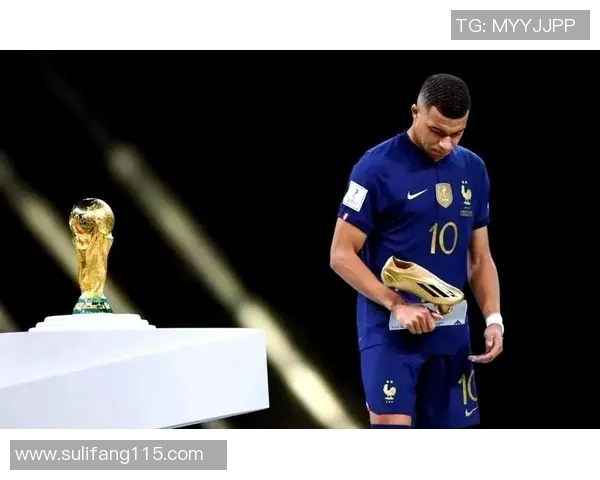 足球明星感人瞬间大集合泪水与荣耀交织的动人图片分享 足球明星感人瞬间大集合泪水与荣耀交织的动人图片分享